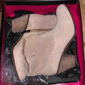 Vince Camuto boots